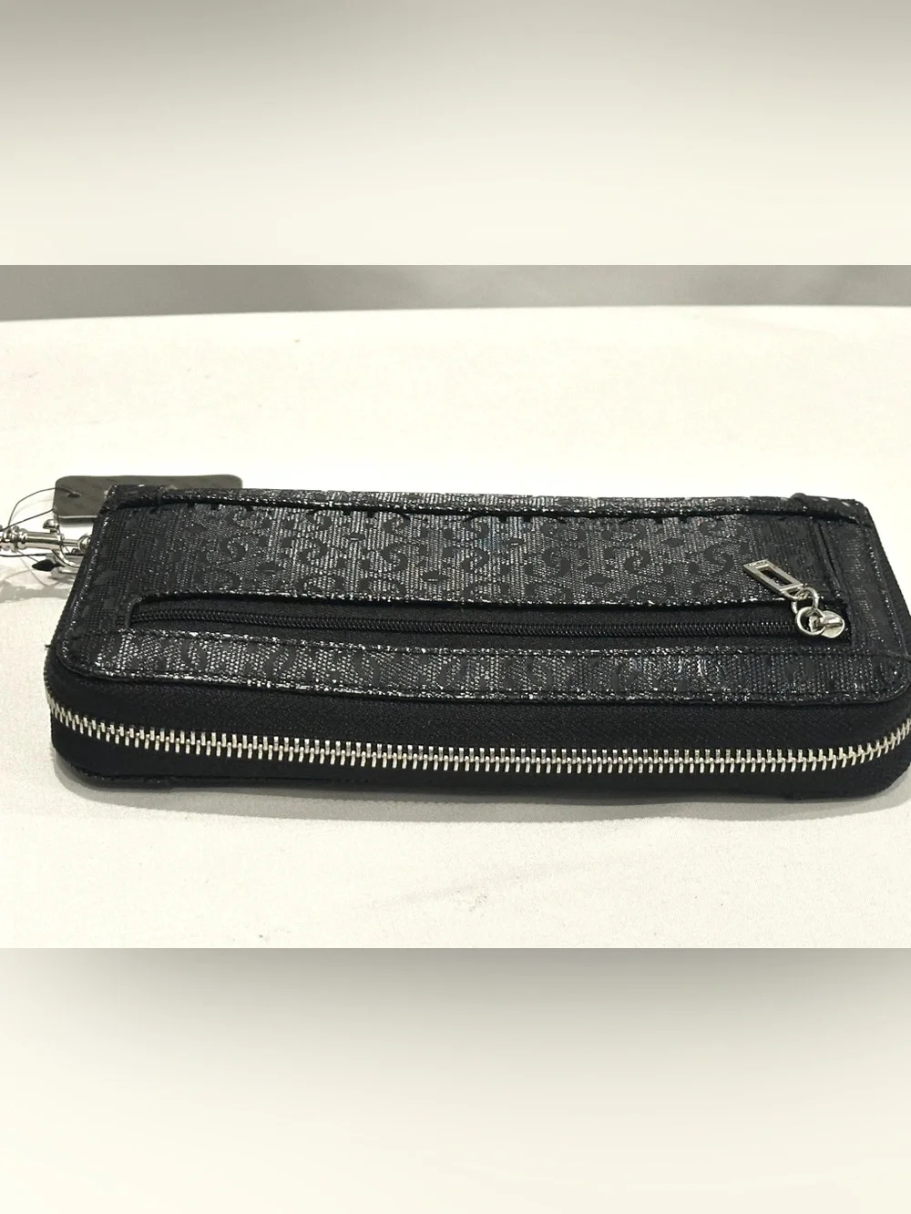 Guess stylish zip